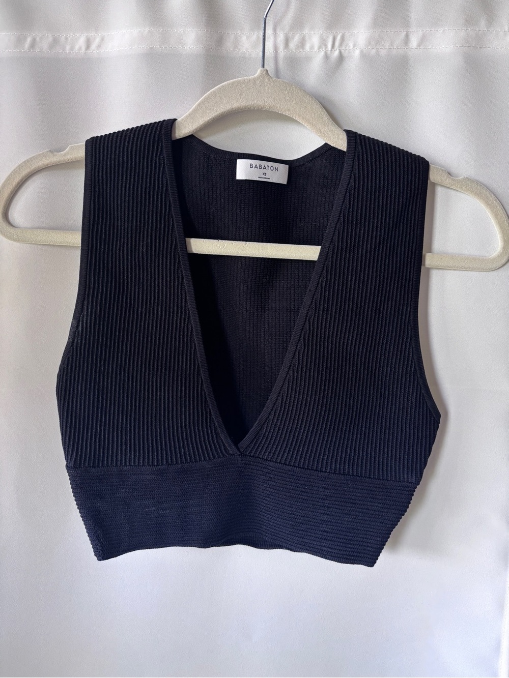 Babaton Aritzia Black Ribbed Deep V Crop Tank